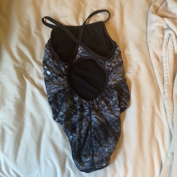 TYR one piece - Picture 2 of 2